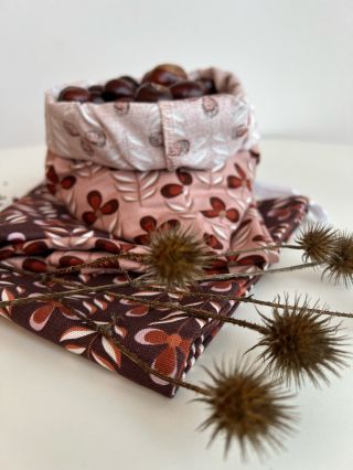 Procházky podzimní krajinou a sběr všemožných dobrot a přírodních dekorací. 🍂Na to se přesně hodí naše bavlněné sáčky,...